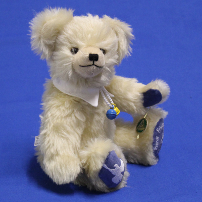 Kleiner Friedensbotschafter Give Peace a Chance 33 cm Teddybr von Hermann-Coburg