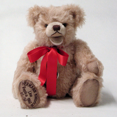 HERMANN historical Line  Replica 1960 Bear with open mouth 35 cm Teddy Bear by Hermann-Coburg