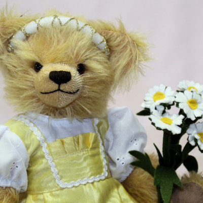 Flower Girl Franzi 32 cm Teddy Bear by Hermann-Coburg