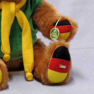 Groer weicher Fan-Klassiker 2024 42 cm Teddybr von Hermann-Coburg