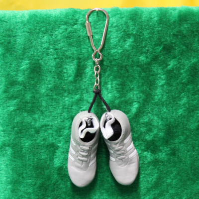 Taschenanhnger Original Tip und Tap Fuballschuhe von 1974 als Glcksbringer 6,5 cm by Hermann-Coburg