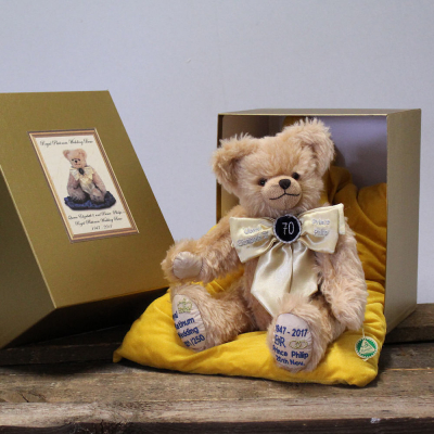 Queen Elizabeth II and Price Philips Royal Platinum Wedding Bear 35 cm Teddy Bear by Hermann-Coburg