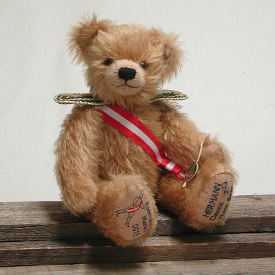 Radetzky Marsch  HERMANN Classic Music Bear 35 cm Mohair  Teddybr von Hermann-Coburg