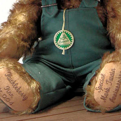 Huckelberry Finn Teddybr von Hermann-Coburg