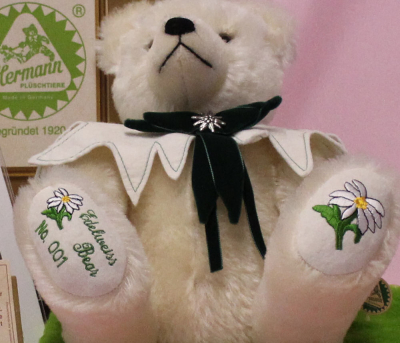 Edelwei� B�r mit Musik #001 von Hermann-Coburg