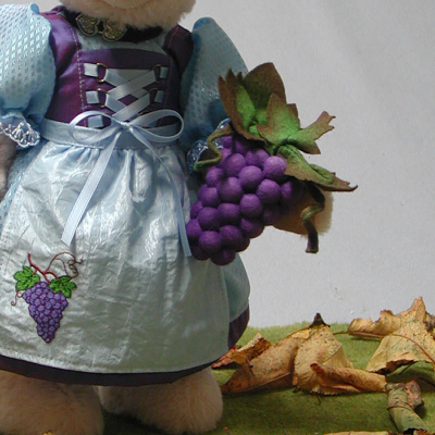 Weinknigin Teddy Bear by Hermann-Coburg