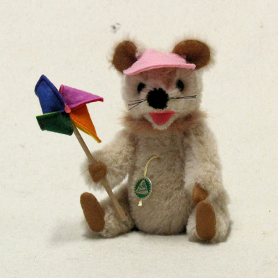 Eine kleine Herbstmaus 19 cm by Hermann-Coburg