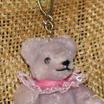 Miniatur-Mohair-Teddy Piccolo flieder Taschenanhnger 11 cm Teddybr von Hermann-Coburg