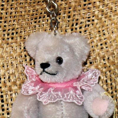 Miniatur-Mohair-Teddy Piccolo hellgrau Taschenanhnger 11 cm Teddybr von Hermann-Coburg