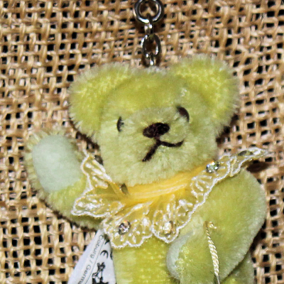 Miniatur-Mohair-Teddy Piccolo lemonengrn Taschenanhnger 11 cm Teddybr von Hermann-Coburg