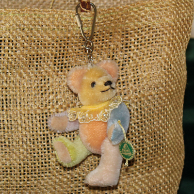 Miniatur-Mohair-Teddy Piccolo multi-colore Taschenanhnger 11 cm Teddybr von Hermann-Coburg