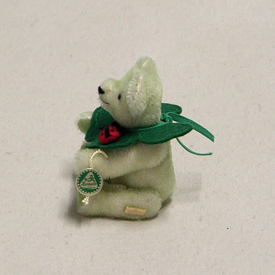 Little lucky Charm – Four-leaf Clover 14 cm Teddy Bear by Hermann-Coburg