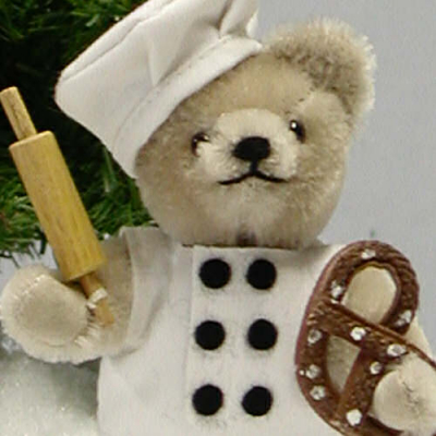 Brezel Bcker Teddy Bear by Hermann-Coburg