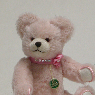 Sweetie – Valentine Bear 2015 Teddy Bear by Hermann-Coburg