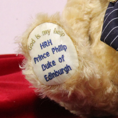 God is my help 10th June 1921 - 9th April 2021 in memory of HRH Prince Philip Duke of Edinburgh Commemorative Bear on 10th June 2021 the 100th birthday of his Royal Highness would have been 34 cm Teddy Bear by Hermann-Coburg