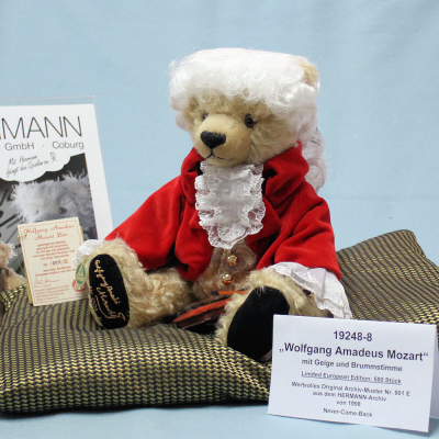 Wolfgang Amadeus Mozart #001 von Hermann-Coburg
