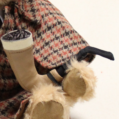 Sherlock Holmes Teddybr von Hermann-Coburg