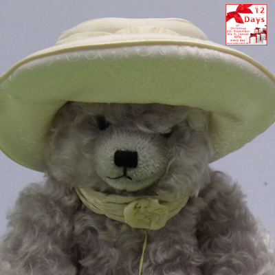 1. Tag Royal Ascot Bear Archivmuster Nr. 001 35 cm Teddy Bear by Hermann-Coburg