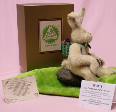 Der Osterhase ruht sich aus von Hermann-Coburg