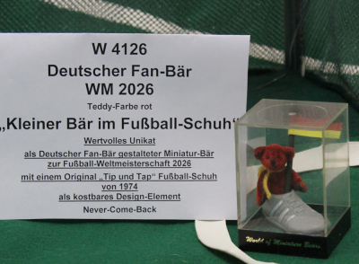 Kleiner B�r im Fu�ball-Schuh �Deutscher Fan-B�r WM 2026 von Hermann-Coburg