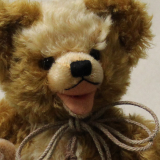 25. Sonneberger Museumsbär 2018 36 cm Teddybär von Hermann-Coburg 25. Sonneberger Museumsbär 2018 36 cm Teddybär von Hermann-Coburg