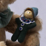 28. Sonneberger Museumsbär 2021 35 cm Teddybär von Hermann-Coburg 28. Sonneberger Museumsbär 2021 35 cm Teddybär von Hermann-Coburg