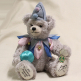 30. Sonneberger Museumsbär 2023 37 cm Teddybär von Hermann-Coburg 30. Sonneberger Museumsbär 2023 37 cm Teddybär von Hermann-Coburg