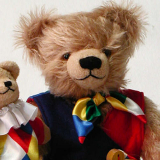 18. Sonneberger Museumsbär 2011 Teddybär von Hermann-Coburg 18. Sonneberger Museumsbär 2011 Teddybär von Hermann-Coburg