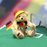 Deutscher Fan Bär 2024 35 cm Teddybär von Hermann-Coburg Deutscher Fan Bär 2024 35 cm Teddybär von Hermann-Coburg