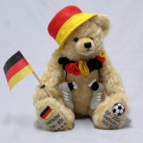 Deutscher Fan Bär 2024 35 cm Teddybär von Hermann-Coburg Deutscher Fan Bär 2024 35 cm Teddybär von Hermann-Coburg