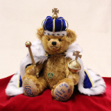 King Charles III. Coronation Bear 36 cm Teddybär von Hermann-Coburg King Charles III. Coronation Bear 36 cm Teddybär von Hermann-Coburg