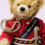 Prince Albert von Coburg Jubilee Edition 2019 37 cm Teddybär von Hermann-Coburg Prince Albert von Coburg Jubilee Edition 2019 37 cm Teddybär von Hermann-Coburg