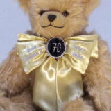 Queen Elizabeth II and Price Philips Royal Platinum Wedding Bear 35 cm Teddybär von Hermann-Coburg Queen Elizabeth II and Price Philips Royal Platinum Wedding Bear 35 cm Teddybär von Hermann-Coburg