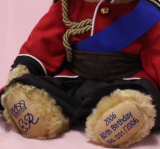 The Queens 80th Birthday Bear Trooping the Colour #001 von Hermann-Coburg The Queens 80th Birthday Bear Trooping the Colour #001 von Hermann-Coburg