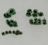 Vintage Katzen Glasaugen an Öse, grün mit elliptischer Pupille Vintage Katzen Glasaugen an Öse, grün mit elliptischer Pupille