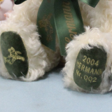 Teddy Hermina der kleine HERMANN Jahresbär 2004 von Hermann-Coburg Teddy Hermina der kleine HERMANN Jahresbär 2004 von Hermann-Coburg