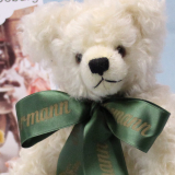 Teddy Hermina der kleine HERMANN Jahresbär 2004 von Hermann-Coburg Teddy Hermina der kleine HERMANN Jahresbär 2004 von Hermann-Coburg