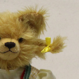 Bavarian Marksmens Girl 34 cm Teddy Bear by Hermann-Coburg Bavarian Marksmens Girl 34 cm Teddy Bear by Hermann-Coburg