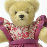 Miniatur Steh-Bär Bavarian Girl Teddy Bear by Hermann-Coburg Miniatur Steh-Bär Bavarian Girl Teddy Bear by Hermann-Coburg