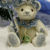 Kleiner Schneekristall Teddybär von Hermann-Coburg Kleiner Schneekristall Teddybär von Hermann-Coburg
