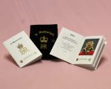 Queen Elizabeth II. In Memoriam Bear 35 cm Teddybär von Hermann-Coburg Queen Elizabeth II. In Memoriam Bear 35 cm Teddybär von Hermann-Coburg