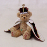 Queen Camilla Coronation Bear 36 cm Teddybär von Hermann-Coburg Queen Camilla Coronation Bear 36 cm Teddybär von Hermann-Coburg