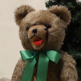 Ein Teddybär aus den frühen 1950er Jahren B 24. Dezember von Hermann-Coburg Ein Teddybär aus den frühen 1950er Jahren B 24. Dezember von Hermann-Coburg