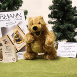 Künstlerbär Small Sam #001 A 4. Tag von Hermann-Coburg Künstlerbär Small Sam #001 A 4. Tag von Hermann-Coburg