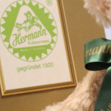 Unikat Der Bär mit dem laufenden Hund von Hermann-Coburg Unikat Der Bär mit dem laufenden Hund von Hermann-Coburg