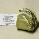 Edles Windelh�schen aus gemustertem Gold-Satin und dick abgepolstert