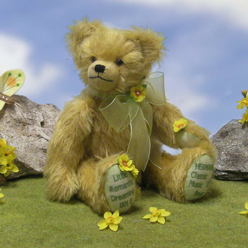 Little Romantic Dreaming 35 cm Teddy Bear by Hermann-Coburg