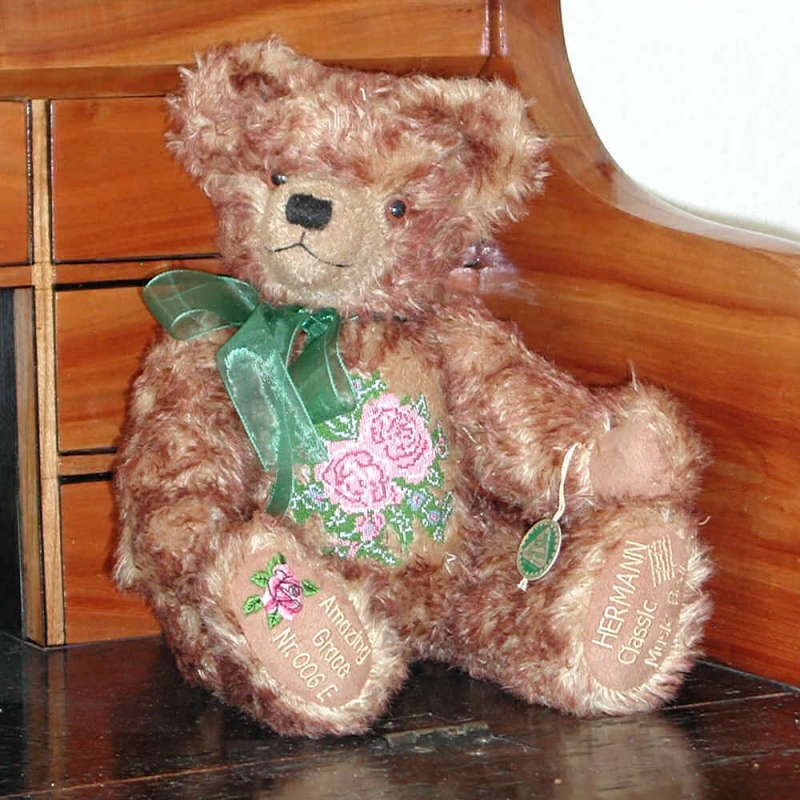 Amazing Grace 37 cm Teddy Bear by HERMANN-Coburg