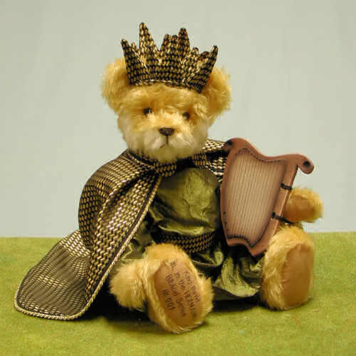 Knig David Teddy Bear by Hermann-Coburg