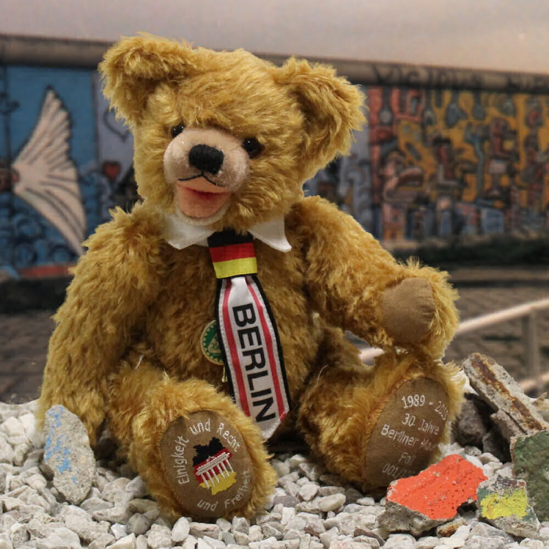 30 Jahre Fall der der Berliner Mauer 1989 - 2019 34 cm Teddybr von Hermann-Coburg